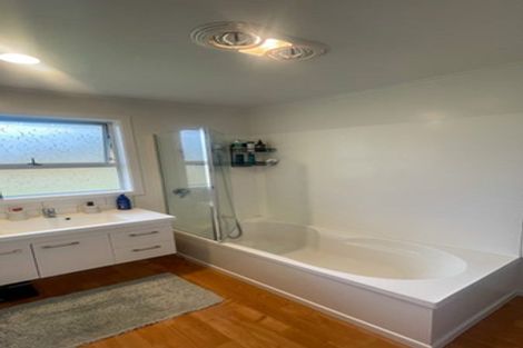 Photo of property in 32 Candia Road, Swanson, Auckland, 0614