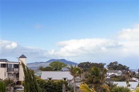 Photo of property in 1/72l Kitchener Road, Milford, Auckland, 0620