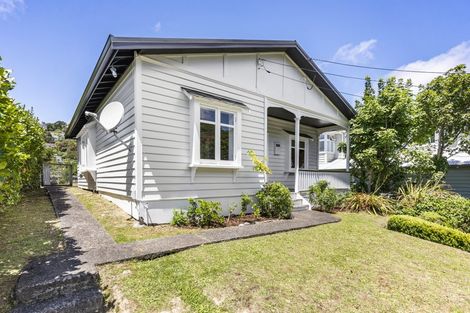 Photo of property in 17 Waikowhai Street, Ngaio, Wellington, 6035