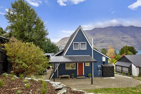 Photo of property in 26 Williams Street, Sunshine Bay, Queenstown, 9300