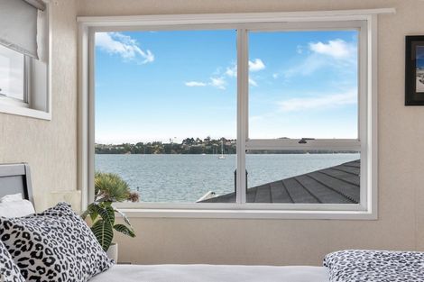 Photo of property in 6 Musick Point Road, Bucklands Beach, Auckland, 2012