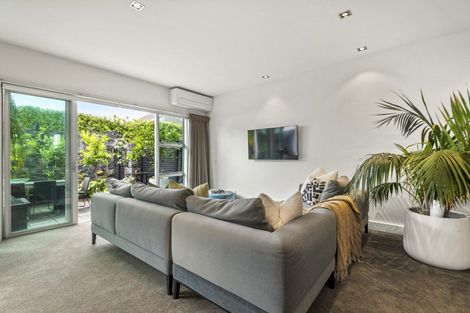 Photo of property in 7/258 Hurstmere Road, Takapuna, Auckland, 0622