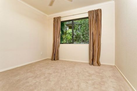 Photo of property in 16 Phoebe Meikle Place, Torbay, Auckland, 0630