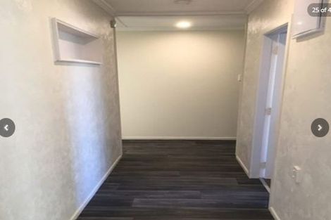 Photo of property in 132 Parkvale Road, Karori, Wellington, 6012