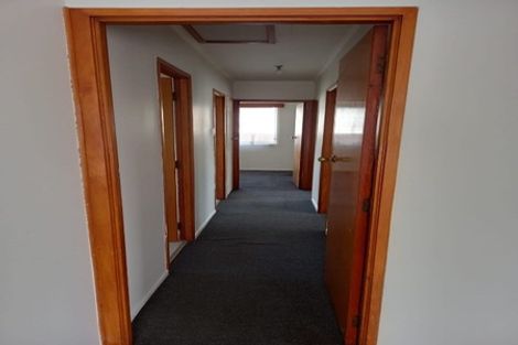 Photo of property in 9 Kelman Road, Kelston, Auckland, 0602