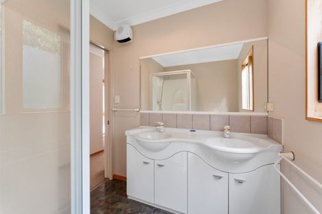 Photo of property in 47 Whakamoenga Point, Acacia Bay, Taupo, 3385