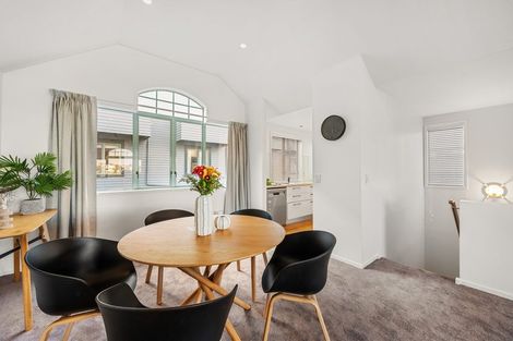 Photo of property in 93a Kelburn Parade, Kelburn, Wellington, 6012