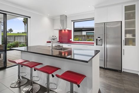 Photo of property in 18 Mariners Haven, One Tree Point, 0118