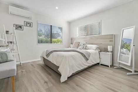 Photo of property in 27 Pohutukawa Avenue, Shelly Park, Auckland, 2014