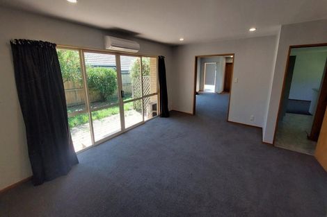 Photo of property in 2 Wardour Mews, Avonhead, Christchurch, 8042