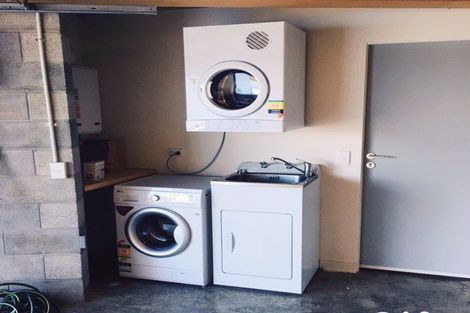 Photo of property in 16 Dungarvan Road, Newlands, Wellington, 6037