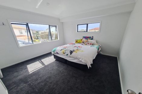 Photo of property in 8d Charlenne Close, Ranui, Auckland, 0612