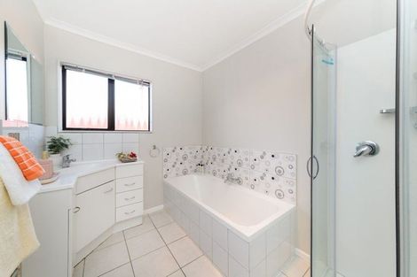 Photo of property in 20 Colonial Place, Kelvin Grove, Palmerston North, 4414