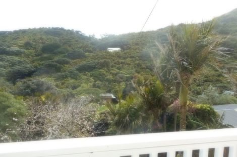 Photo of property in 123 Garden Road, Piha, New Lynn, 0772