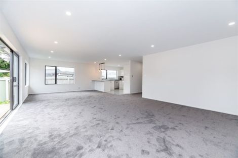 Photo of property in 18b Riverpark Crescent, Henderson, Auckland, 0610