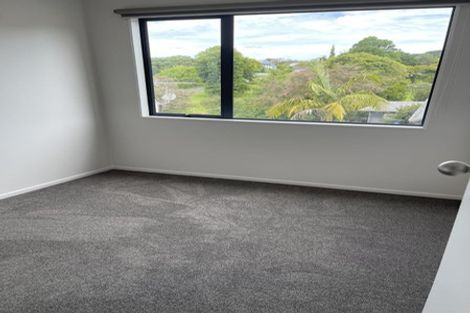 Photo of property in 7 Pitcher Place, Glen Eden, Auckland, 0602