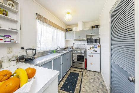 Photo of property in 1/11 Queen Street, Papakura, 2110