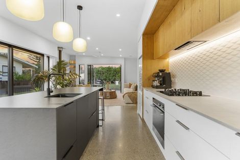 Photo of property in 221 Sylvia Road, Whangamata, 3620