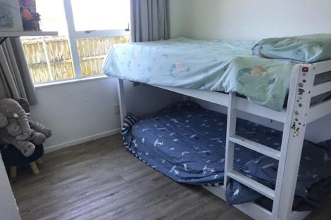 Photo of property in 2/33 Penion Drive, Flat Bush, Auckland, 2023