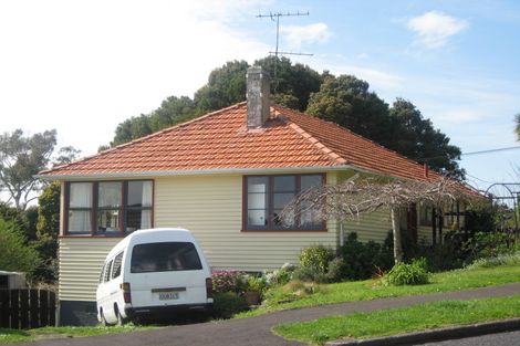 Photo of property in 87 Glenpark Avenue, Frankleigh Park, New Plymouth, 4310