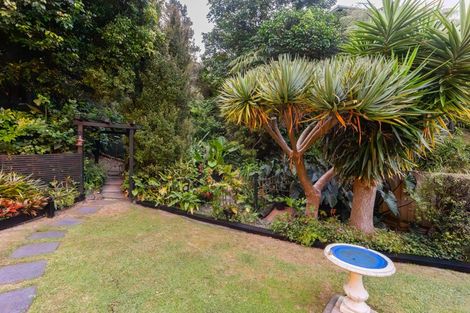 Photo of property in 36 Woodridge Avenue, Northcross, Auckland, 0630