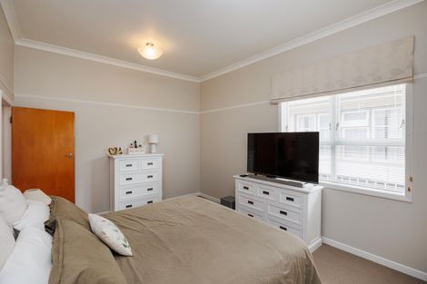 Photo of property in 24 Oxford Street, Hokowhitu, Palmerston North, 4410