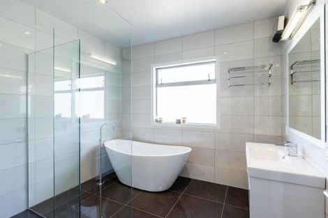 Photo of property in 23 Le Quesne Road, Bay View, Napier, 4104