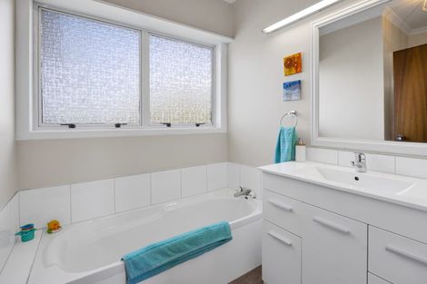 Photo of property in 191 Seaview Road, Westown, New Plymouth, 4310