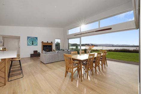 Photo of property in 37 Pahoia Beach Road, Whakamarama, Tauranga, 3172