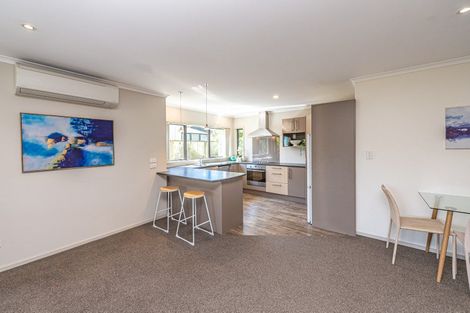Photo of property in Caversham Park, 2/7 Caversham Road, Westmere, Whanganui, 4501