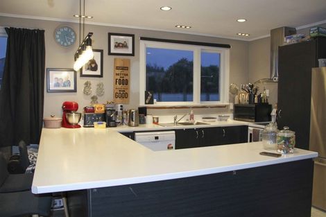 Photo of property in 14 Ferry Road, Tuatapere, 9620