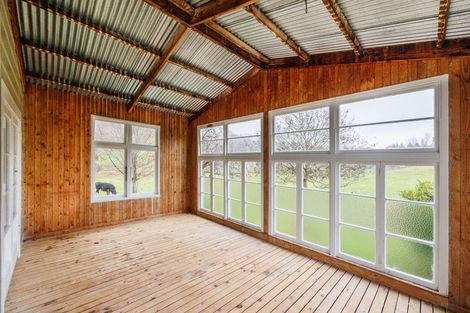 Photo of property in 54/56 Ongo Road, Hunterville, 4730