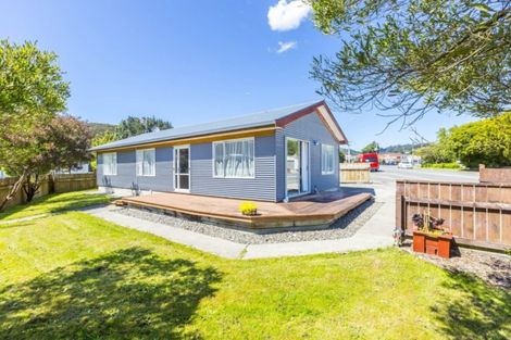 Photo of property in 50 Stokes Valley Road, Stokes Valley, Lower Hutt, 5019