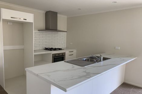 Photo of property in 27 Helenvale Crescent, Pokeno, 2402