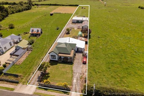 Photo of property in 86 Victoria Street, Kaponga, Hawera, 4679