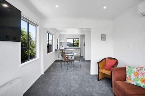 Photo of property in 80 Gisborne Terrace, Opunake, 4616