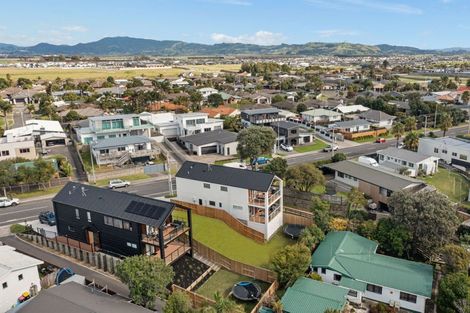 Photo of property in 1335d Papamoa Beach Road, Papamoa Beach, 3118