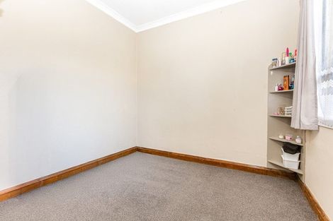 Photo of property in 81 Northland Road, Northland, Wellington, 6012