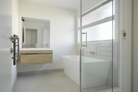 Photo of property in 2 Entelea Close, Papamoa Beach, Papamoa, 3118