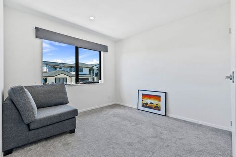 Photo of property in 12 Cirrus Way, Ranui, Auckland, 0612