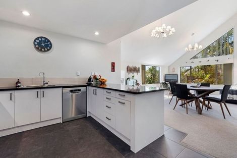 Photo of property in 118c Coronation Road, Hillcrest, Auckland, 0627