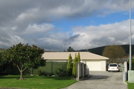 Photo of property in 7 Heihei Place, Paraparaumu, 5032