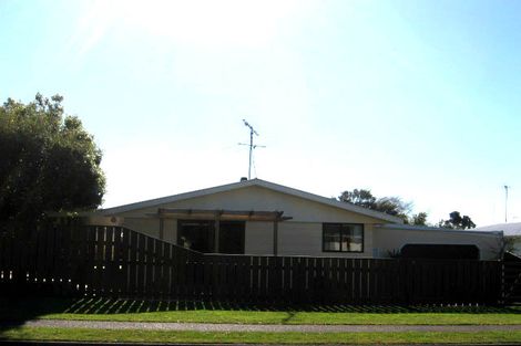 Photo of property in 33 Woodward Street East, Featherston, 5710