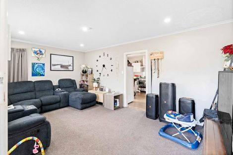 Photo of property in 2a Skerten Avenue, Hornby, Christchurch, 8042
