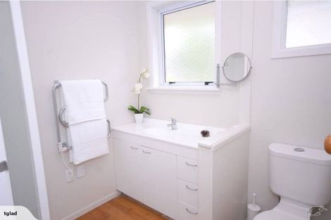 Photo of property in 1/2 Saltburn Road, Milford, Auckland, 0620