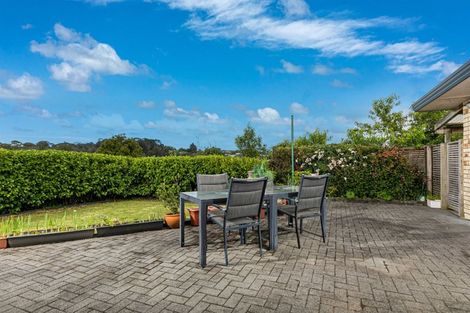 Photo of property in 8 Chadlington Avenue, Henderson, Auckland, 0612