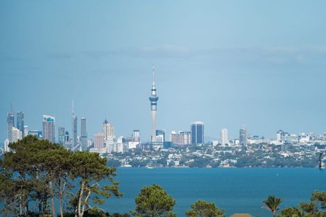 Photo of property in 5 Marlin Street, West Harbour, Auckland, 0618