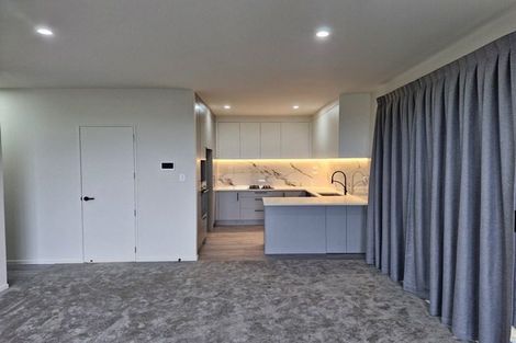 Photo of property in 16a Hobsonville Road, West Harbour, Auckland, 0618