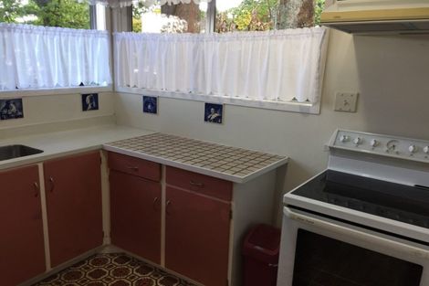 Photo of property in 1/3 Mcquoid Place, Glenfield, Auckland, 0629