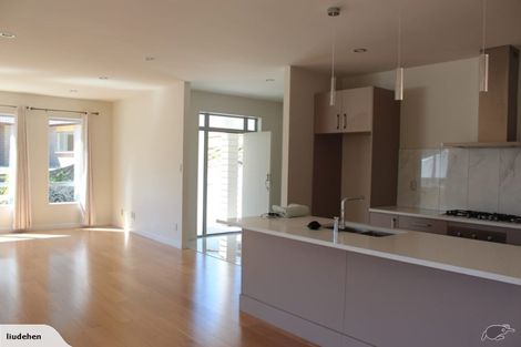 Photo of property in 92 Tiriwa Drive, Massey, Auckland, 0614